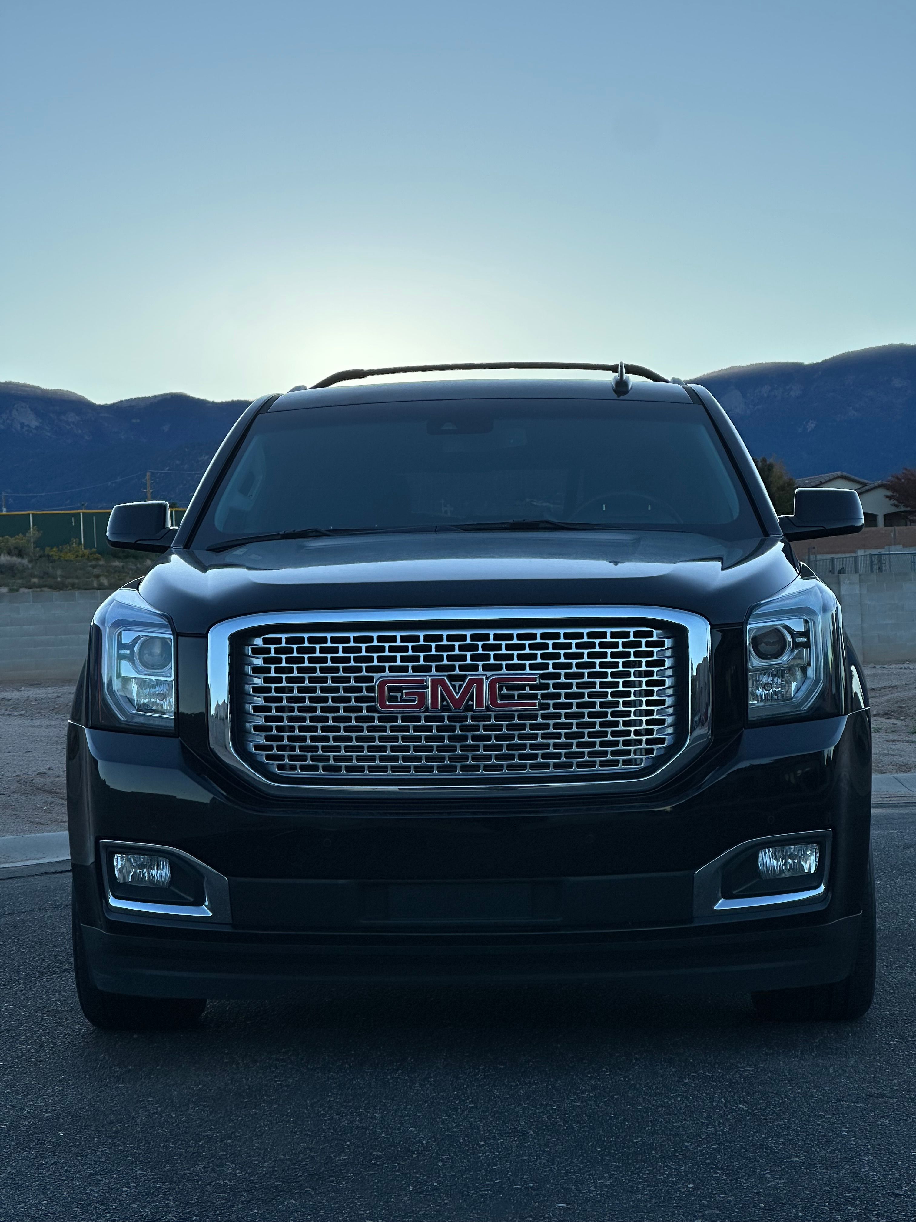 Used 2016 GMC Yukon Denali w/ Open Road Package AWD/4WD image 4