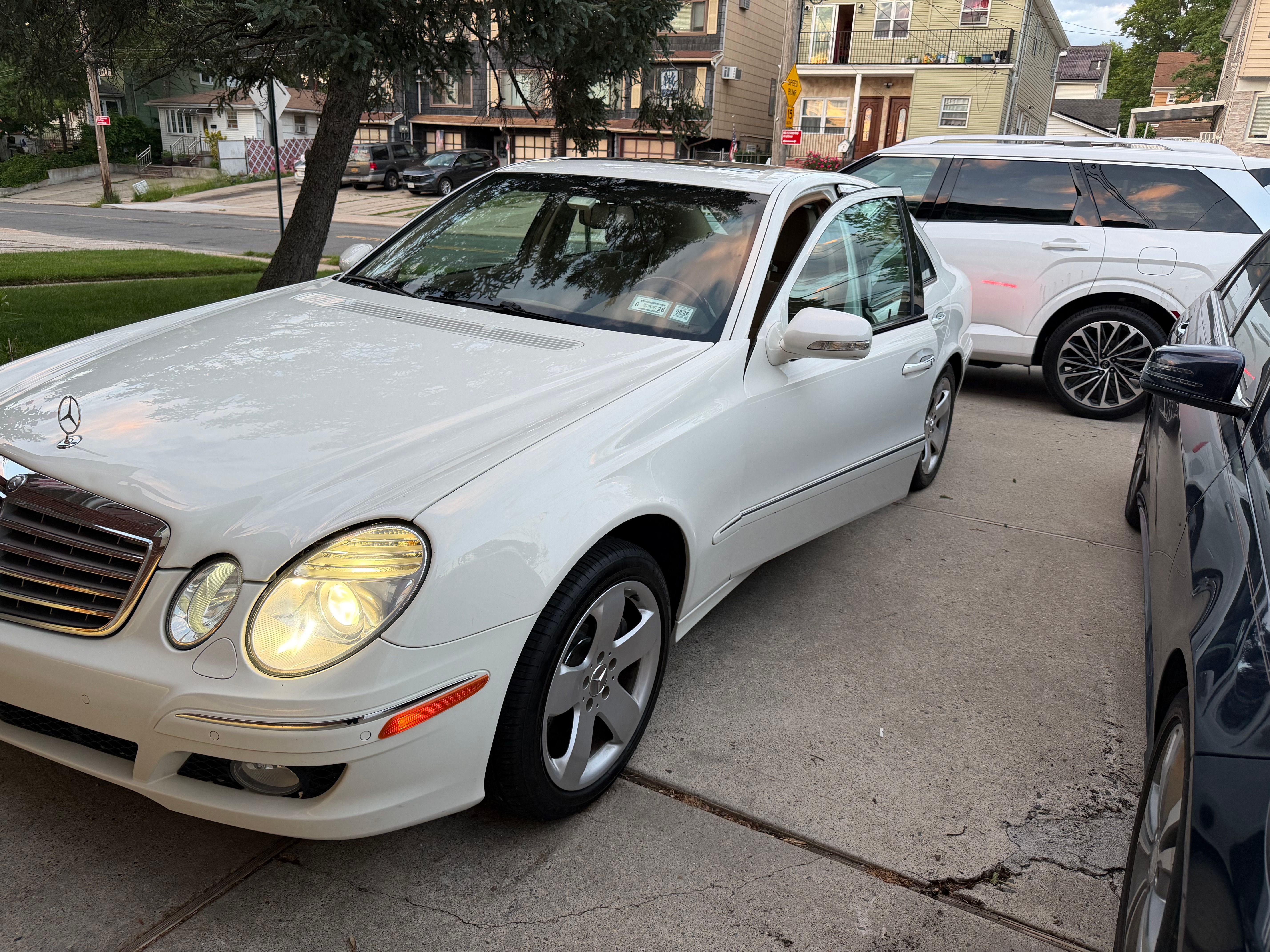 Used 2007 Mercedes-Benz E 550 Sedan image 4