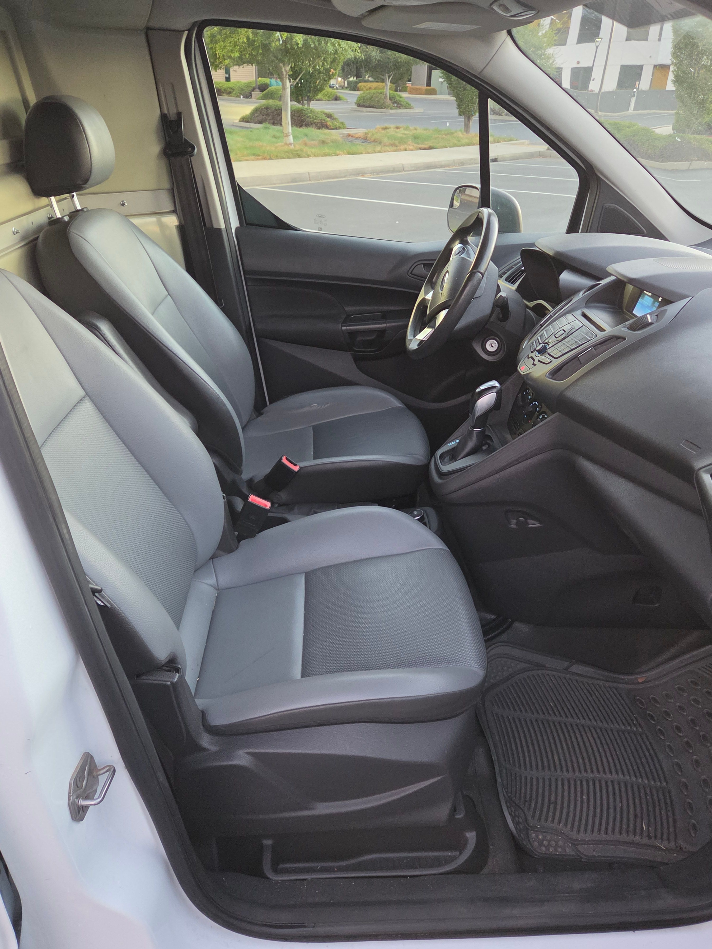 Used 2015 Ford Transit Connect XL FWD image 14