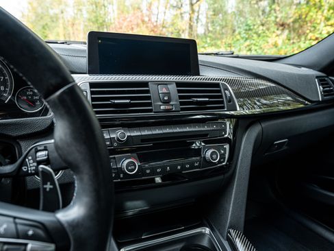 Used 2018 BMW M3 Sedan w/ Competition Package image 21