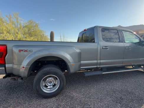 Used 2019 Ford F350 Lariat w/ Tow Technology Bundle AWD/4WD image 4
