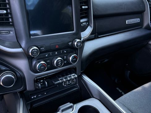 Used 2019 RAM 1500 Big Horn AWD/4WD image 12