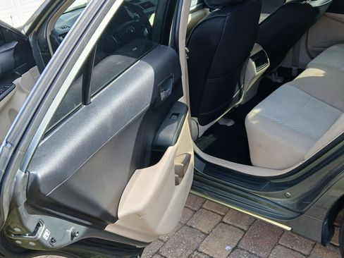 Used 2014 Toyota Camry LE image 19