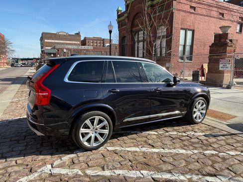 Used 2019 Volvo XC90 T6 Inscription w/ Advanced Package AWD/4WD image 2