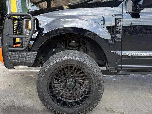 Used 2017 Ford F250 Lariat w/ Lariat Ultimate Package image 2