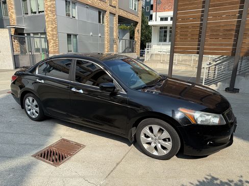 Used 2010 Honda Accord EX-L image 9