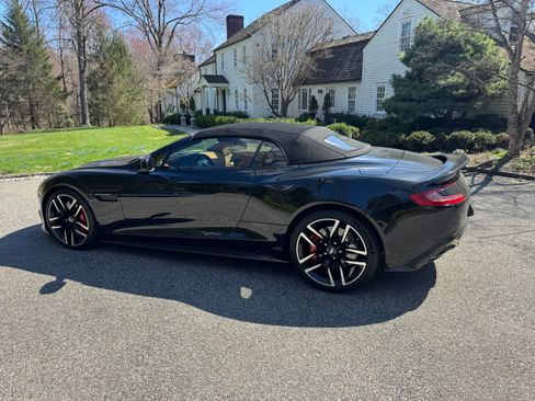 Used 2017 Aston Martin Vanquish Volante image 9