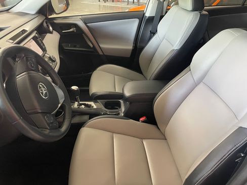 Used 2017 Toyota RAV4 Limited FWD image 6