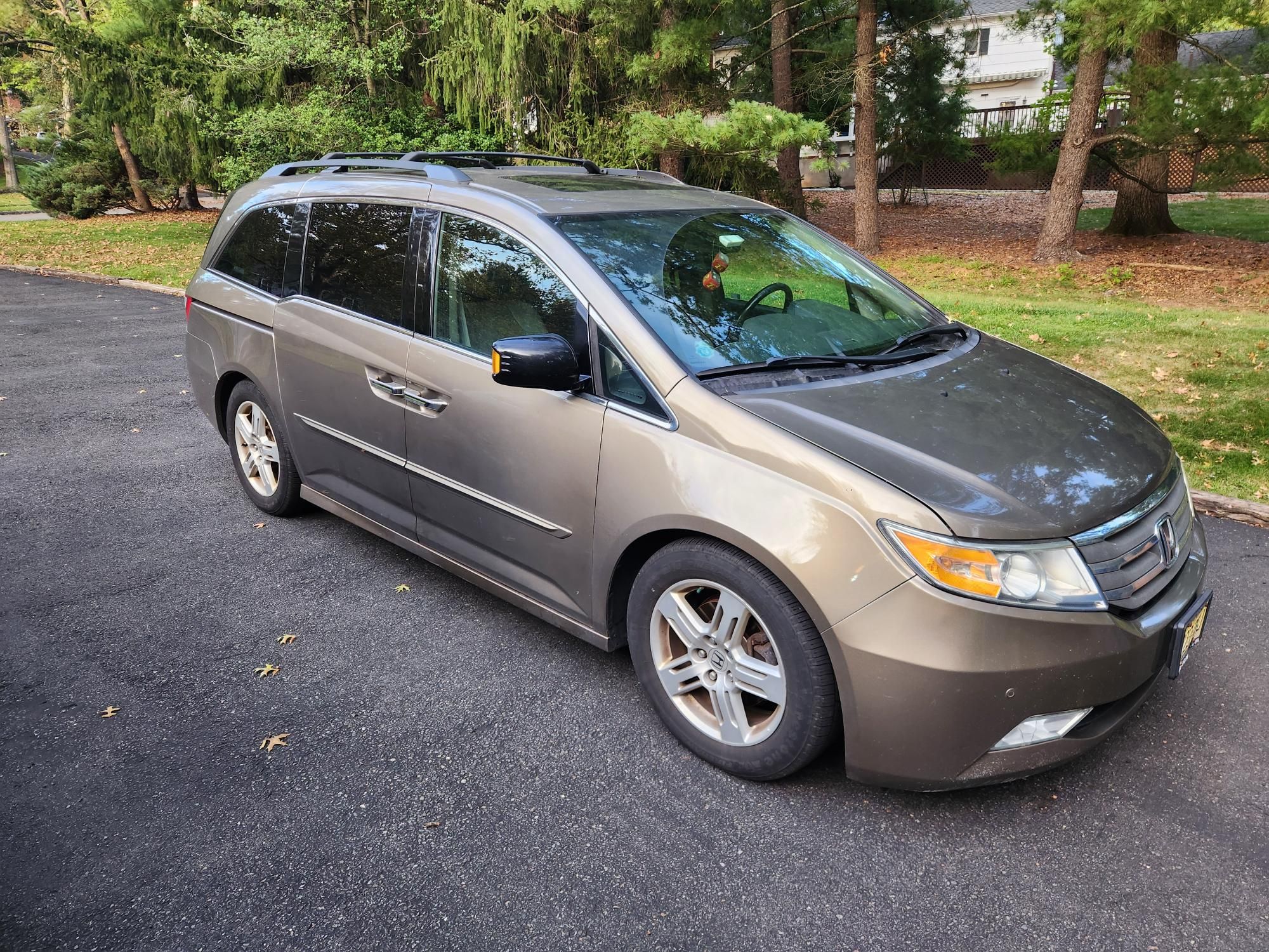 Used 2013 Honda Odyssey Touring image 1