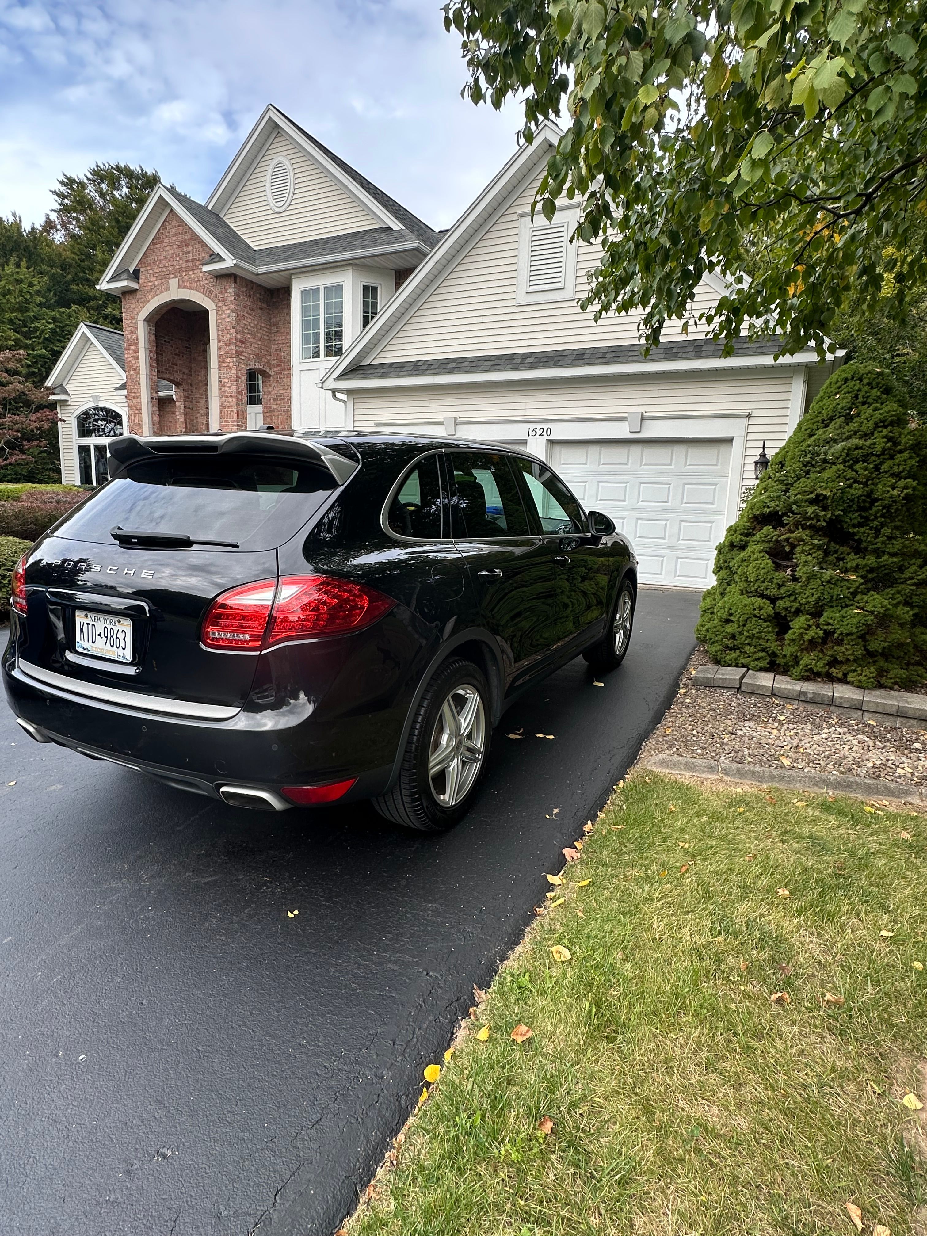 Used 2014 Porsche Cayenne Platinum Edition AWD/4WD image 6