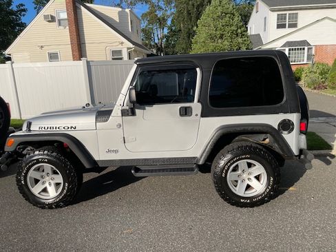 Used 2006 Jeep Wrangler Rubicon image 2