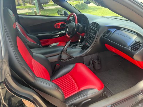 Used 2003 Chevrolet Corvette Z06 w/ Memory Package, 3 Drivers RWD image 9