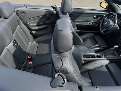 Used 2008 BMW 135i Convertible image 9