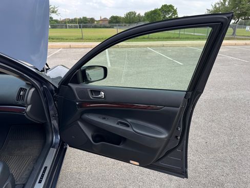 Used 2013 INFINITI G37 Journey w/ Premium Pkg image 19