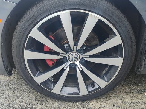 Used 2012 Volkswagen Beetle 2.0T image 13