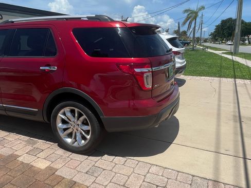 Used 2014 Ford Explorer XLT w/ Equipment Group 202A FWD image 2