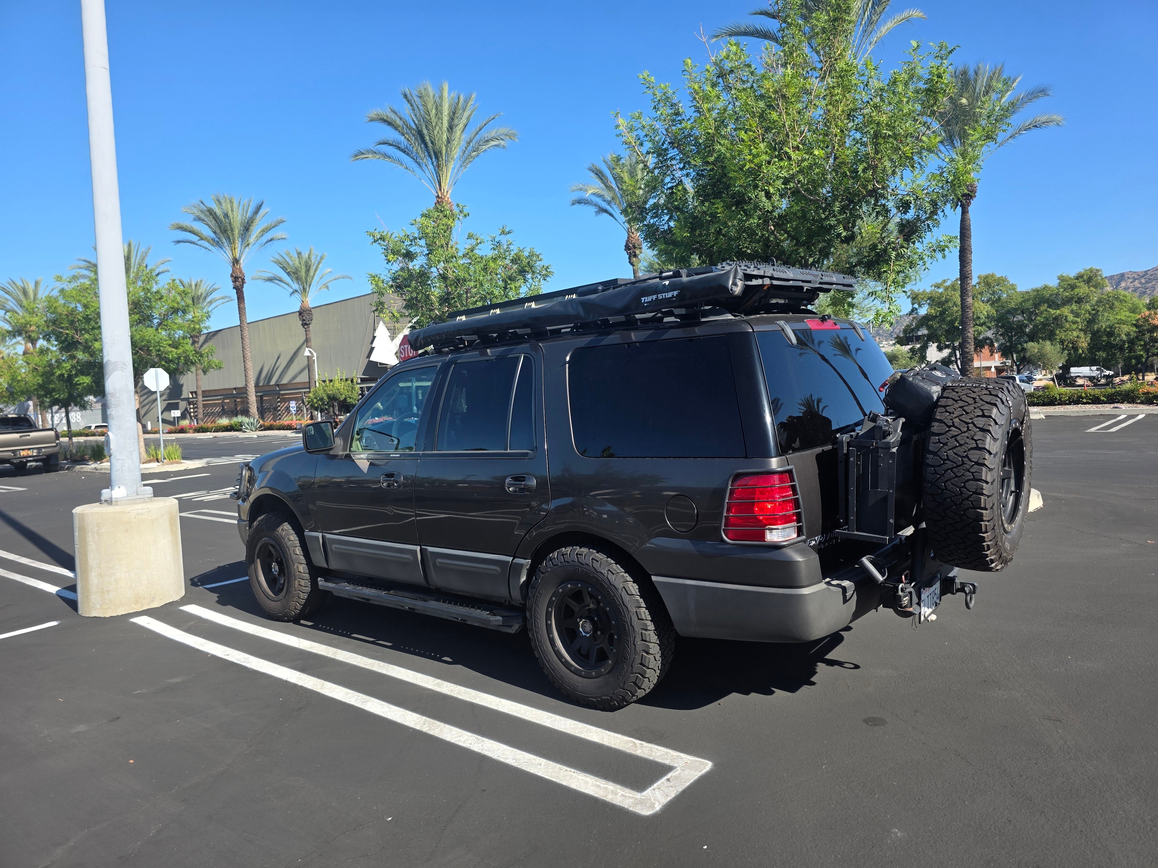 Used 2005 Ford Expedition XLT AWD/4WD image 6
