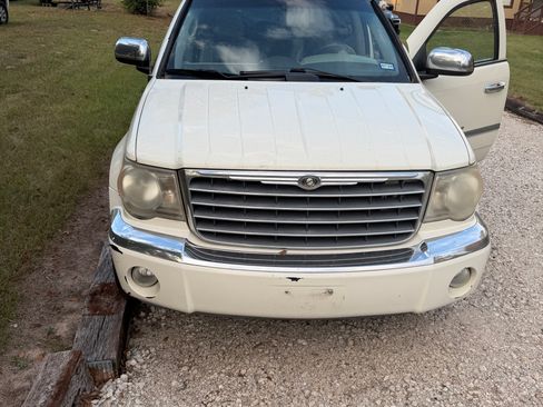 Used 2008 Chrysler Aspen Limited image 14