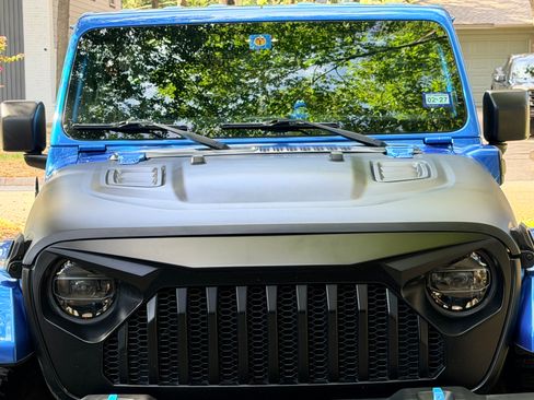 Used 2022 Jeep Wrangler Unlimited Sahara w/ Cold Weather Group AWD/4WD image 5