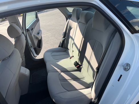 Used 2019 Hyundai Sonata SE FWD image 12