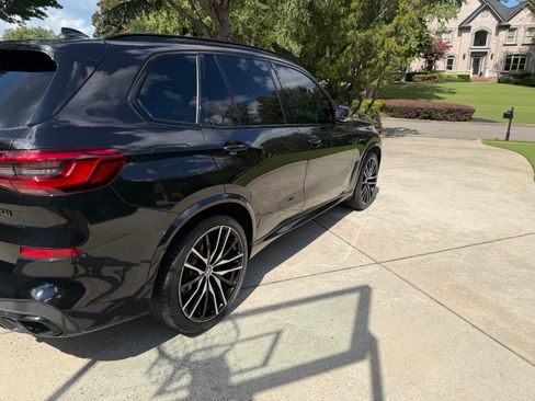 Used 2019 BMW X5 xDrive50i w/ M Sport Package AWD/4WD image 6