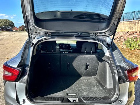 Used 2024 Chevrolet Trax LS w/ LS Convenience Package image 4