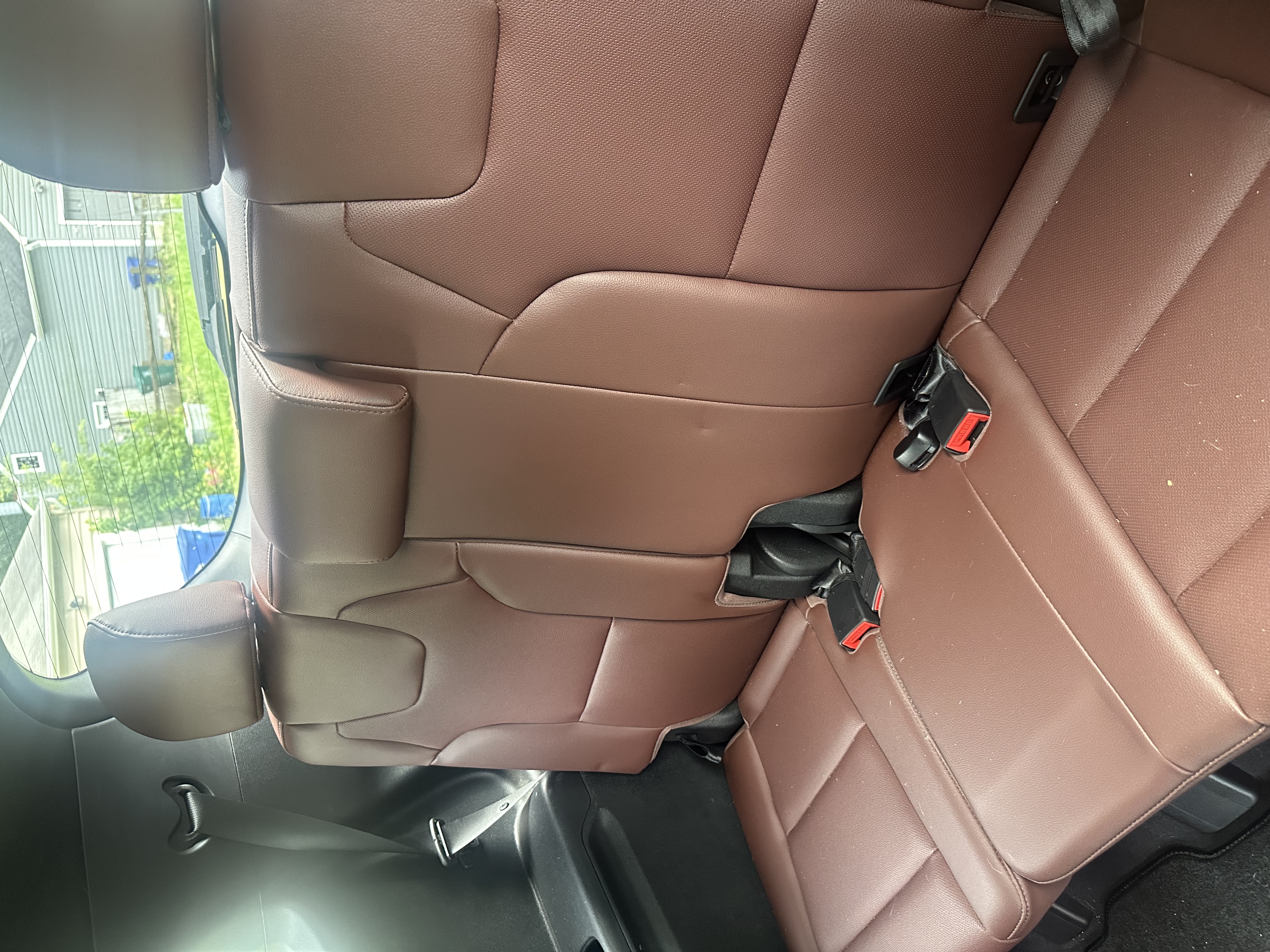 Used 2024 Kia Telluride EX w/ EX Captain's Chair Package FWD image 15