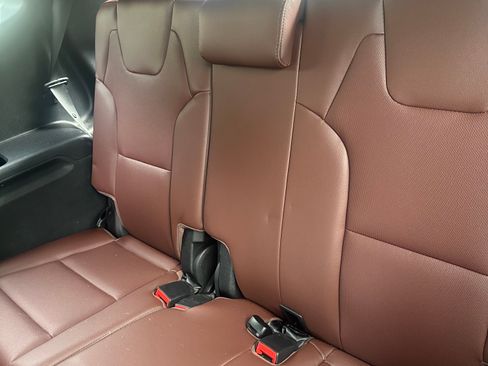 Used 2024 Kia Telluride EX w/ EX Captain's Chair Package FWD image 15