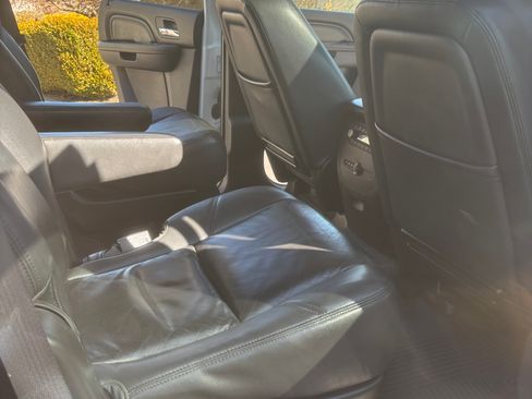 Used 2012 GMC Yukon Denali AWD/4WD image 23