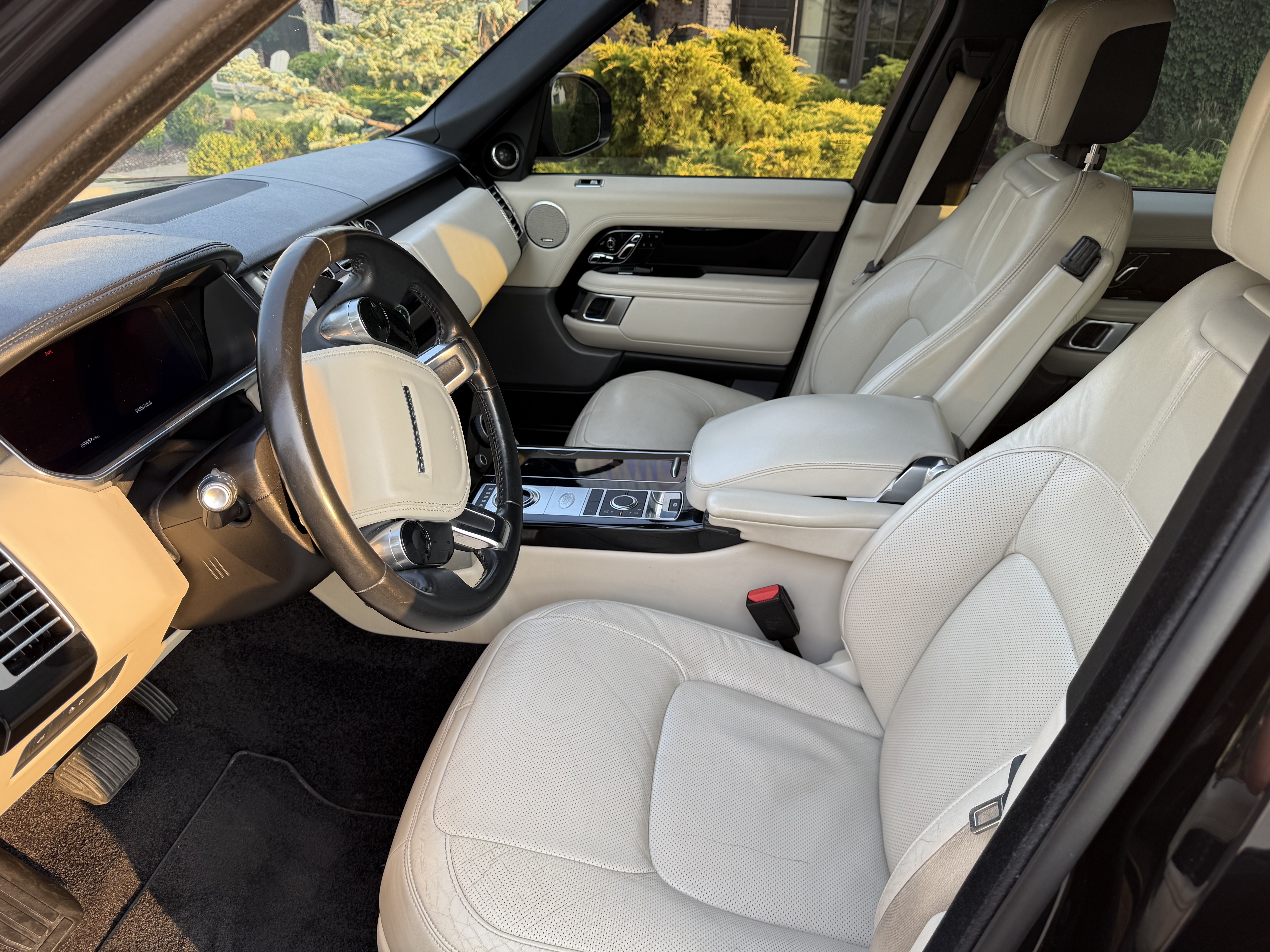 Used 2020 Land Rover Range Rover HSE AWD/4WD image 16