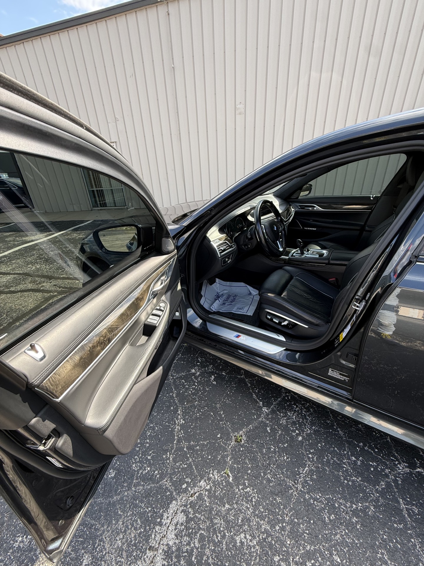 Used 2017 BMW 750i xDrive AWD/4WD image 10