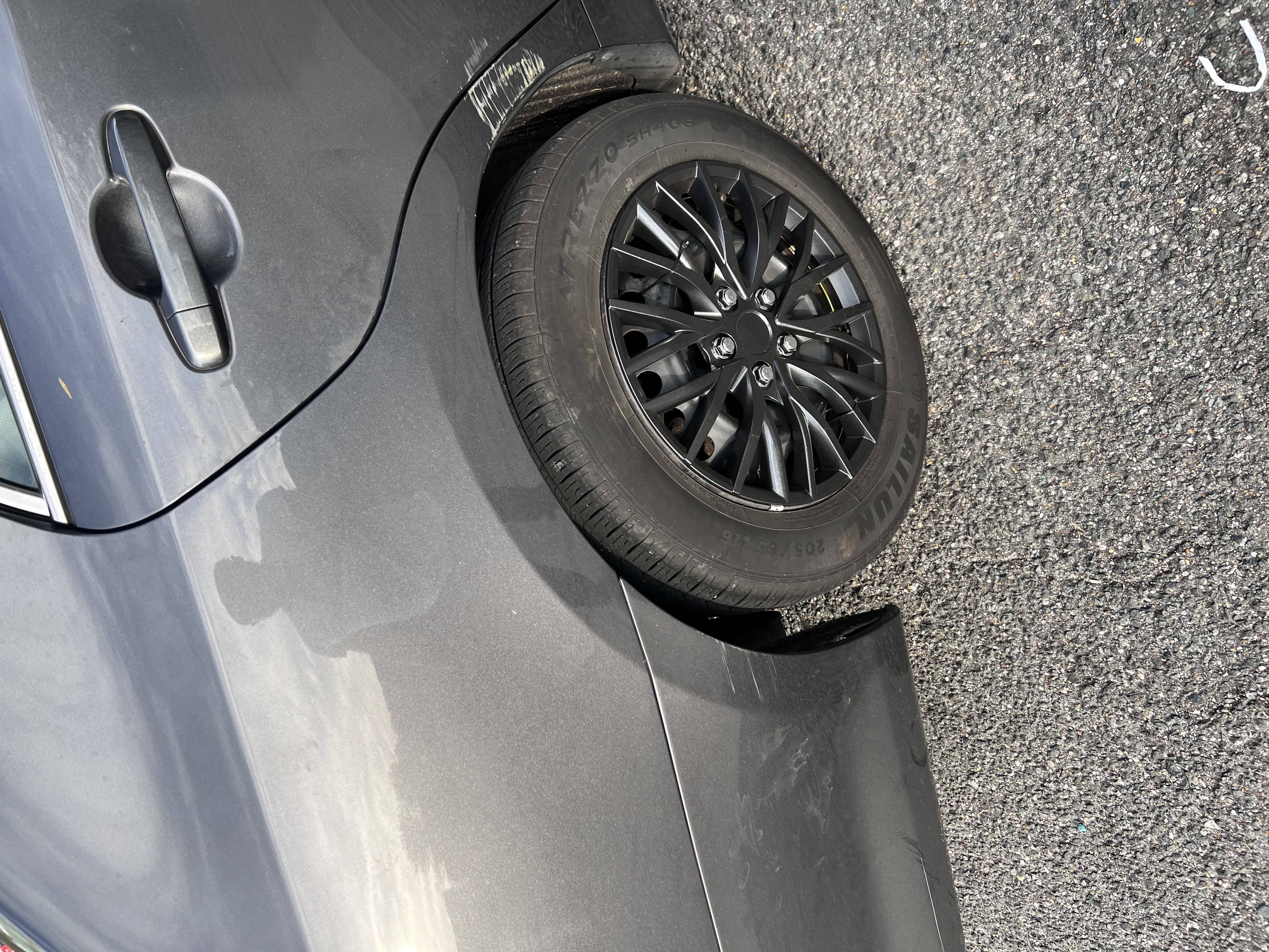 Used 2014 Toyota Camry LE FWD image 9