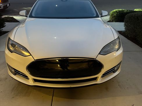 Used 2014 Tesla Model S 60 image 1