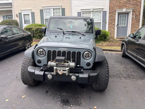 Used 2014 Jeep Wrangler Sport AWD/4WD image 2