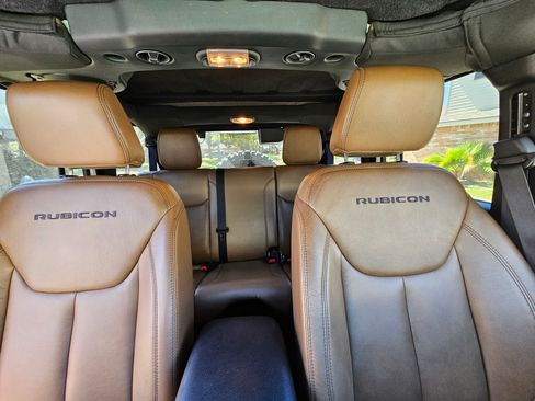 Used 2013 Jeep Wrangler Unlimited Rubicon w/ Dual Top Group image 15