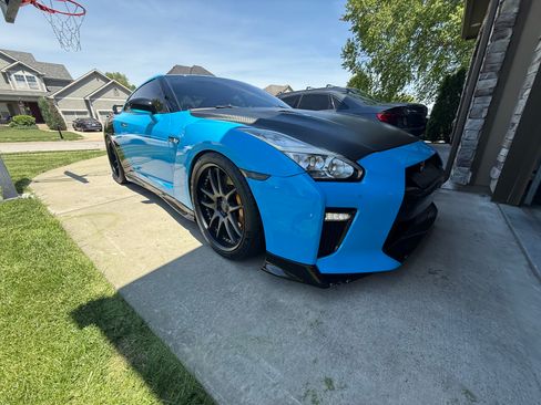 Used 2017 Nissan GT-R Premium AWD/4WD image 4