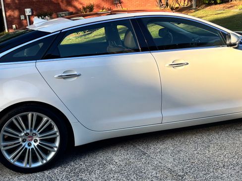 Used 2015 Jaguar XJ L Portfolio image 9
