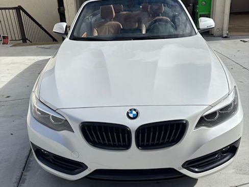 Used 2018 BMW 230i Convertible image 1