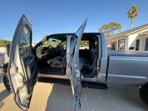 Used 2004 Ford F350 XLT image 10