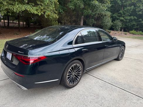 Used 2022 Mercedes-Benz S 580 4MATIC Sedan image 4