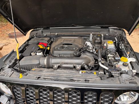 Used 2024 Jeep Wrangler Unlimited Sport image 14