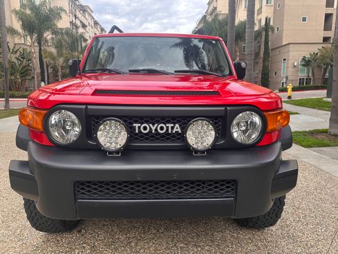 Used 2012 Toyota FJ Cruiser 4WD w/ Trail Teams Special Edition image 2