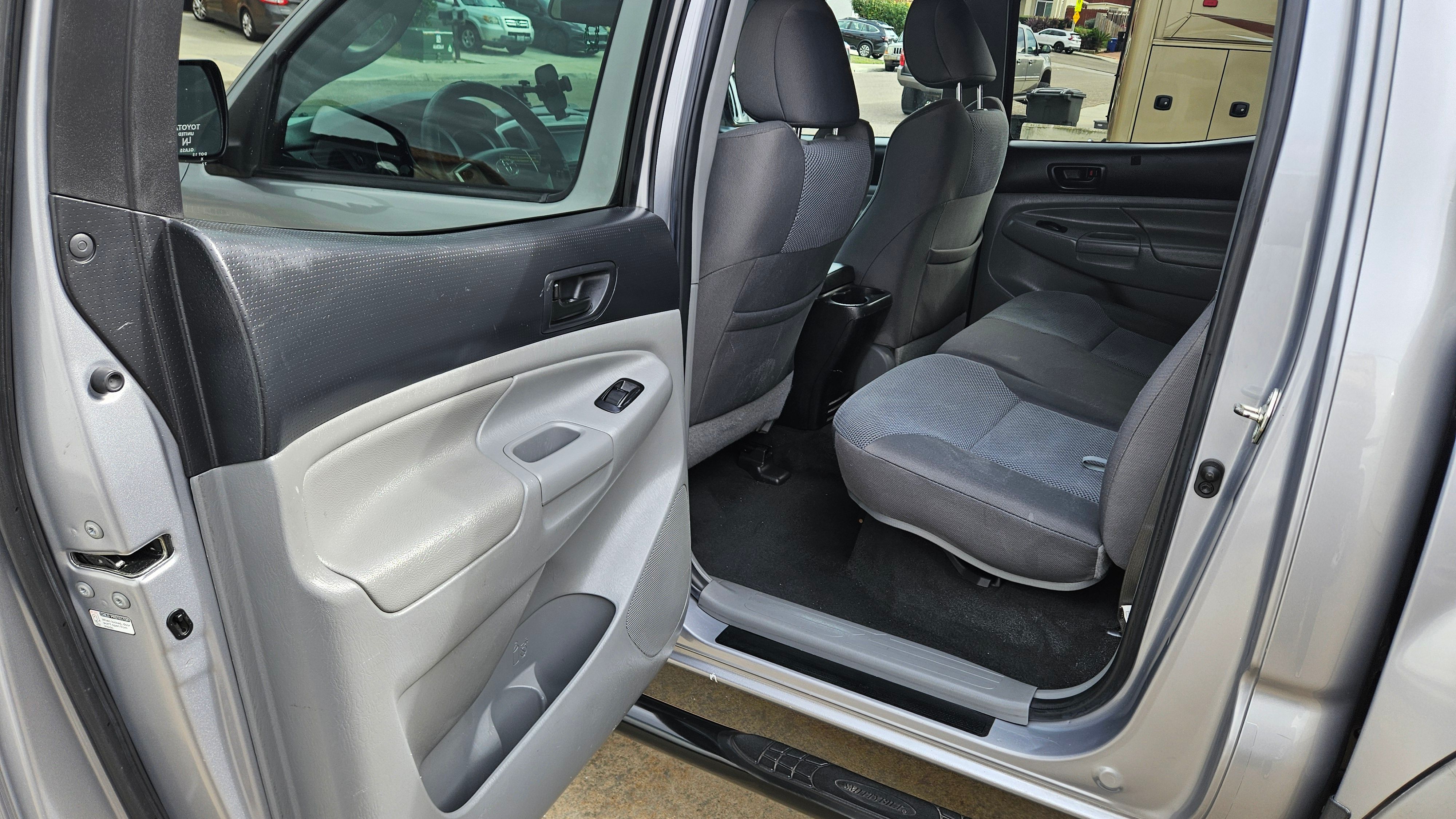 Used 2015 Toyota Tacoma PreRunner w/ TRD Sport Package RWD image 11