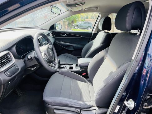 Used 2016 Kia Sorento LX image 6