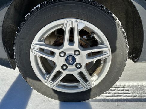 Used 2017 Ford Fiesta SE w/ Cold Weather Package image 8