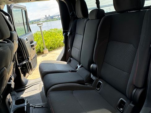 Used 2021 Jeep Gladiator Rubicon w/ LED Lighting Group image 31