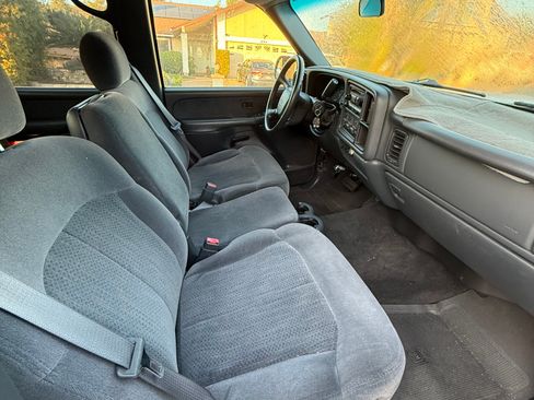 Used 2002 Chevrolet Silverado 2500 LS image 11