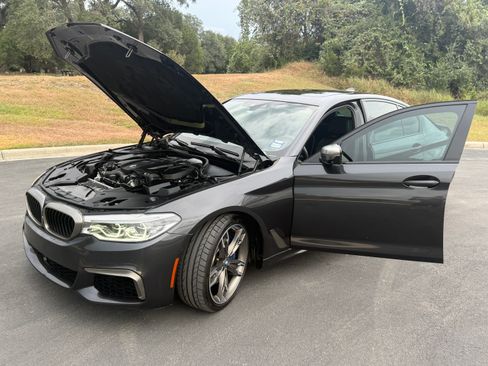 Used 2020 BMW M550i xDrive w/ Dynamic Handling Package AWD/4WD image 6