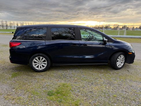 Used 2018 Honda Odyssey LX image 10