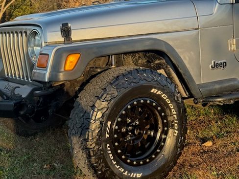 Used 2005 Jeep Wrangler Sport image 2